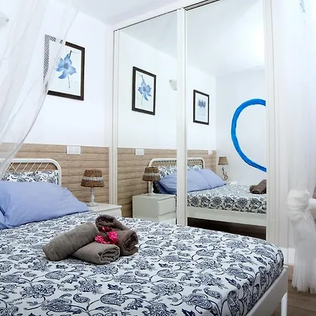 Apartment Vivienda Vacacional Audrey En Playa Roca Costa Teguise